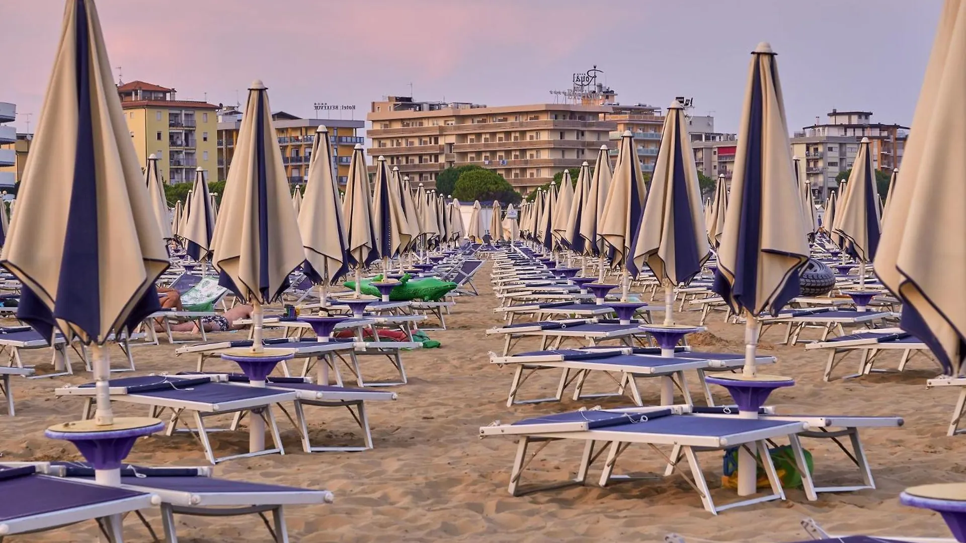 Beautiful Villa With Private Garden Near The Beach By Beahost Rentals Bibione
